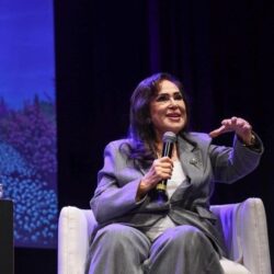 Türk sinema Sultanı Türkan Şoray "set için köyü yaktık, davul zurnayla uğurladılar"