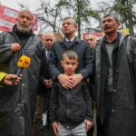 Özgür Özel, Doruk Madencilik İşçilerini Ziyaret Etti: “Bayramda Yaşananlar, Bu Düzenin Ayıbıdır”