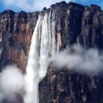 Buluta Dönüşen Şelale: Angel Şelalesi’nin Büyüleyici Doğası