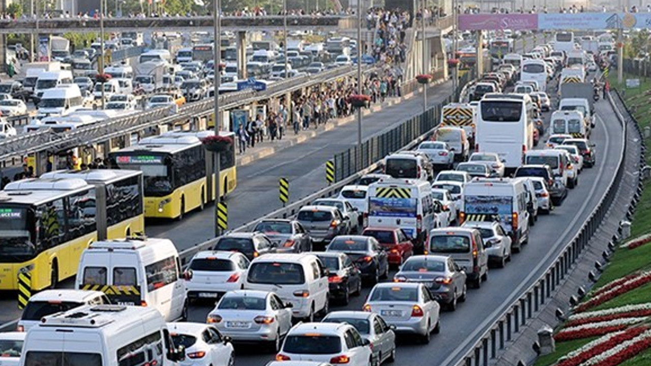 9 Günlük Kurban Bayramı Tatilinde Büyük Hareketlilik: 10 Milyon Seyahat Ediyor, Ekonomi 180 Milyar TL Kazanıyor