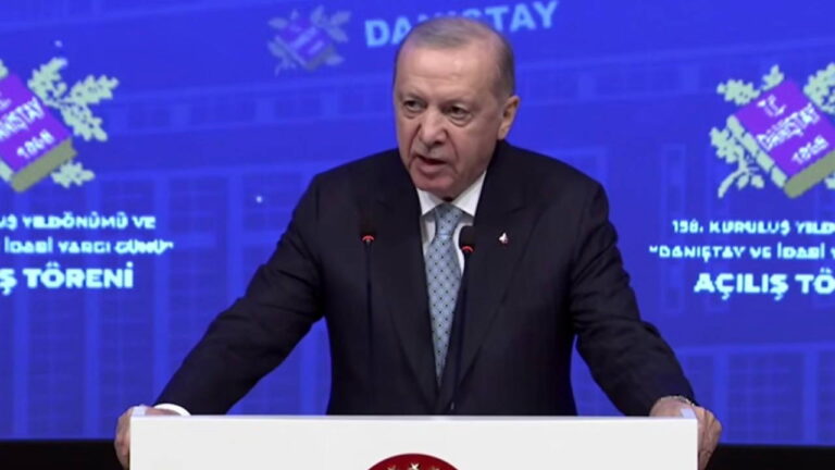 erdogan-turk-milletinin-iyi-bir-anayasa-ozlemi-maalesef-dinmedi-WeAN4OkT