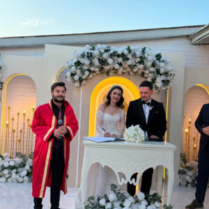 Düğünlerin Yeni Gözdesi ‘Tiyatral Nikah Memuru’: Fiyatlar Cebinizi Yakabilir