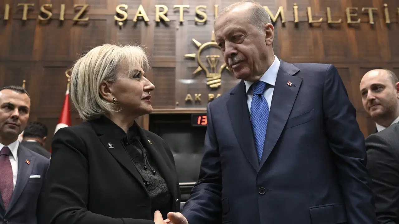 ‘Transferler’ sürüyor: Meclis’teki sandalye dağılımında son durum ne?